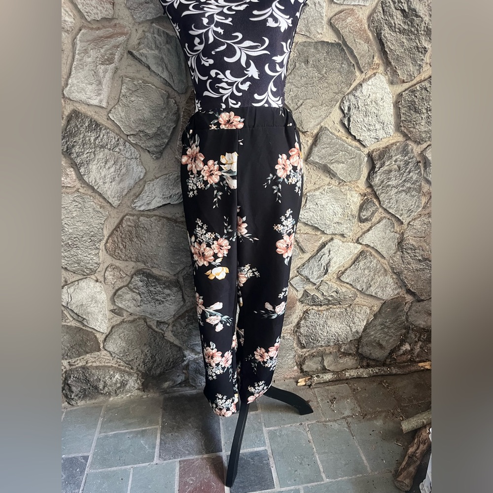 One by Chapter One Black Floral Print Pants XL